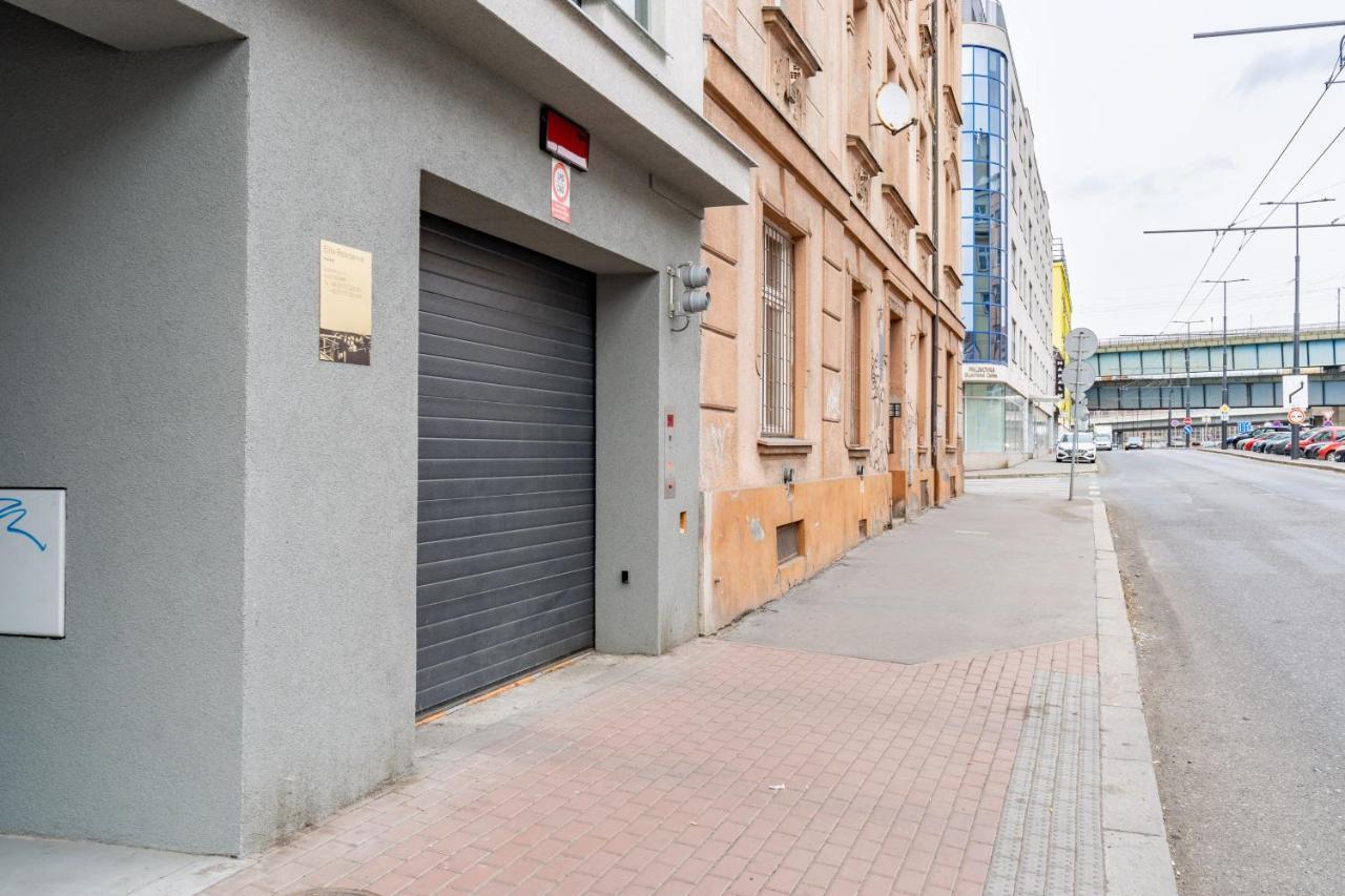Brand New #51 With Free Secure Parking In The Center Praga